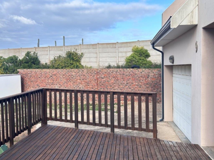 5 Bedroom Property for Sale in Stilbaai Wes Western Cape